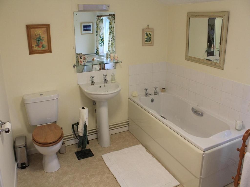 Church Farmhouse B & B Kennett Quarto foto